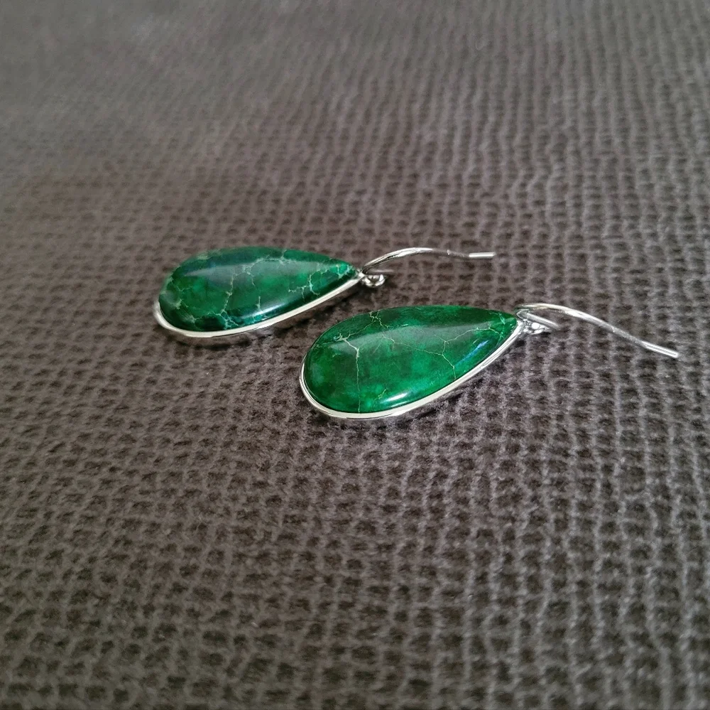 Iris & Lily Green💚 Jasper Earrings - Picture 7 of 16